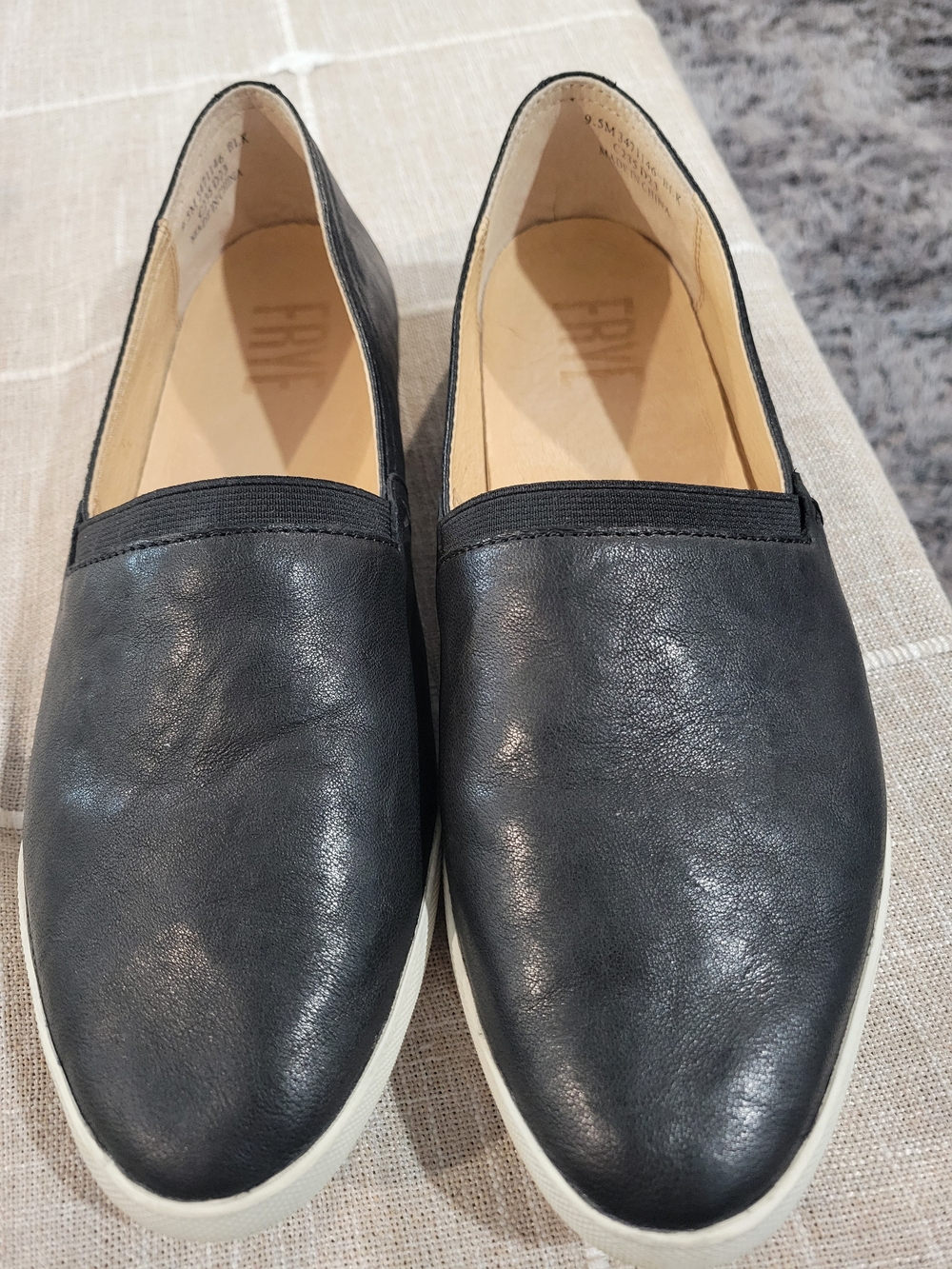 Frye Women's Black Leather Slip-On Flat Round Toe Shoes US 9.5 M Excellent Cond.